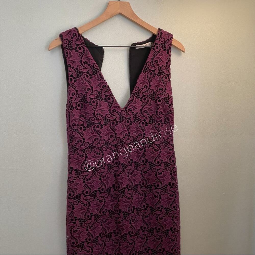 Alice + Olivia Purple Black Lace Floral Intricate V Neck MIDI Gown Dress Event 6 - Picture 16 of 16